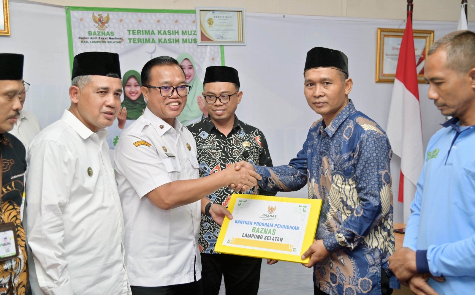 Baznas Lampung Selatan Salurkan Bantuan Produktif untuk UMKM dan Madrasah, Dorong Mustahik Naik Kelas Jadi Muzakki