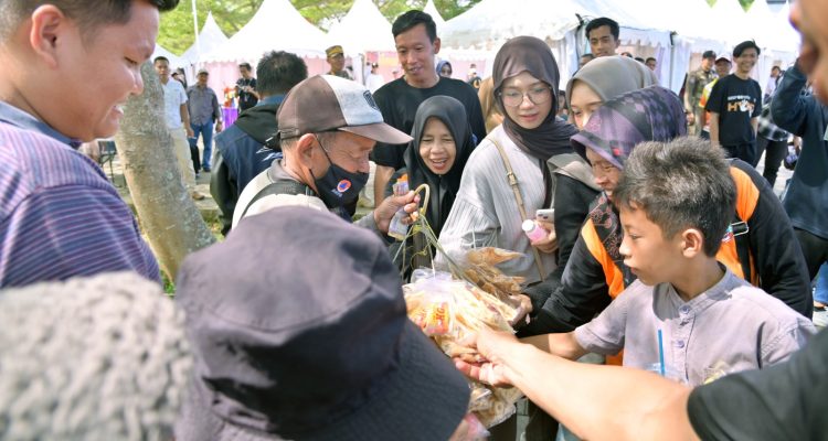 Geliat Ekonomi IDS Sumatra 2026: Ikhsanudin Kaget, Baru Datang Jualan Dagangannya Langsung Ludes, “Biasanya Sampai Sore”