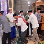 Di Tengah Gema Takbir Desa Kemukus, Bupati Egi Ajak Warga Rawat Hakikat Kurban Melalui Aksi Bersih Lingkungan
