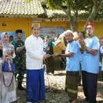 Bupati Egi Serahkan Sapi Kurban Raksasa 1,051 Ton dari Presiden Prabowo untuk Warga Jati Agung