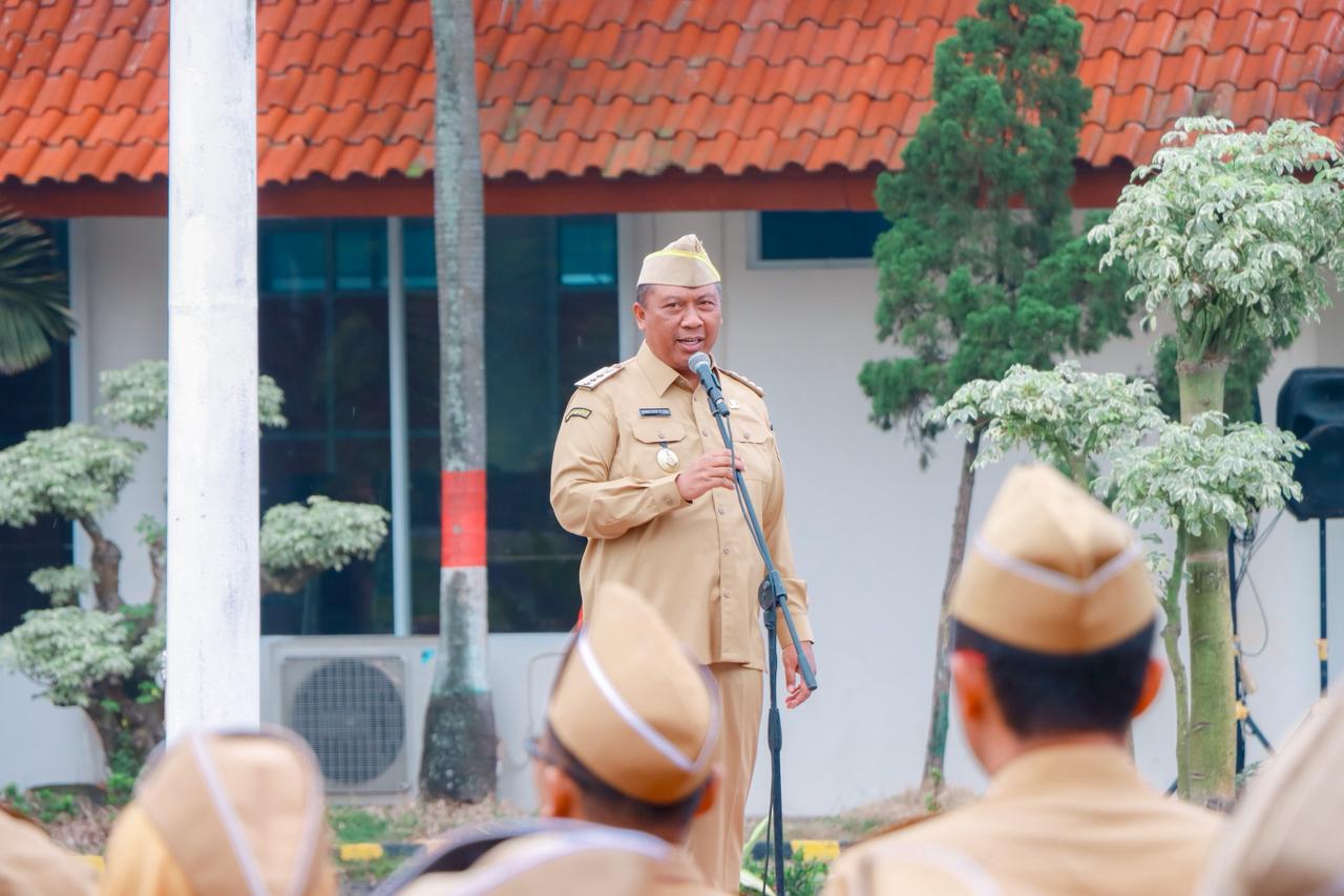 Pimpin Apel Mingguan, Plt. Bupati Lampung Tengah I Komang Koheri Tekankan Disiplin dan Kolaborasi ASN