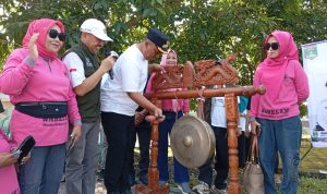 Dukung Daya Saing UMKM, Plt Bupati Lampung Tengah Sosialisasi Sertifikat Halal di Arena Car Free Day