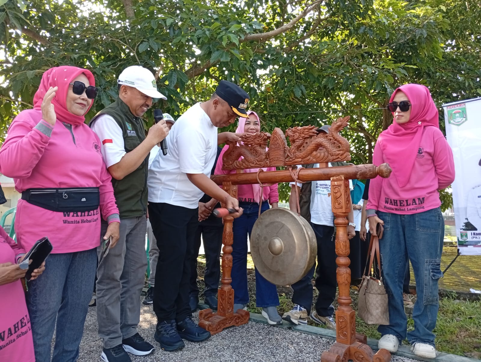 Dukung Daya Saing UMKM, Plt Bupati Lampung Tengah Sosialisasi Sertifikat Halal di Arena Car Free Day