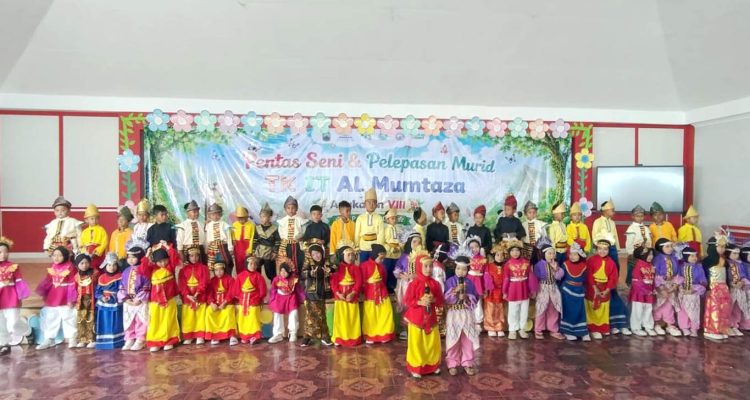 Air Mata Haru dan Senyum Bangga di Aula PKK Kalianda: Momentum ‘Hari Merdeka’ Angkatan VIII TK IT Al Mumtaza