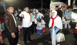 Tiba di Bumi Khagom Mufakat, 413 Jemaah Haji Kloter 17 Disambut Pemkab Lampung Selatan