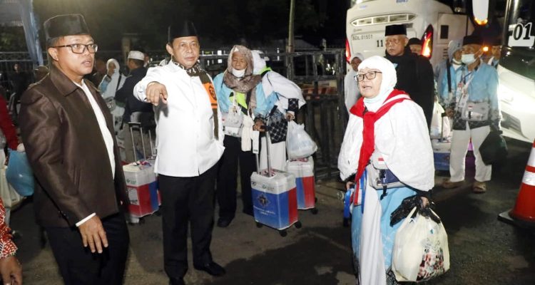 Tiba di Bumi Khagom Mufakat, 413 Jemaah Haji Kloter 17 Disambut Pemkab Lampung Selatan