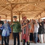 Perkuat Ekonomi Kreatif Berbasis Budaya, Pemkab Lampung Selatan Latih Generasi Muda Lestarikan Ikat Tukkus