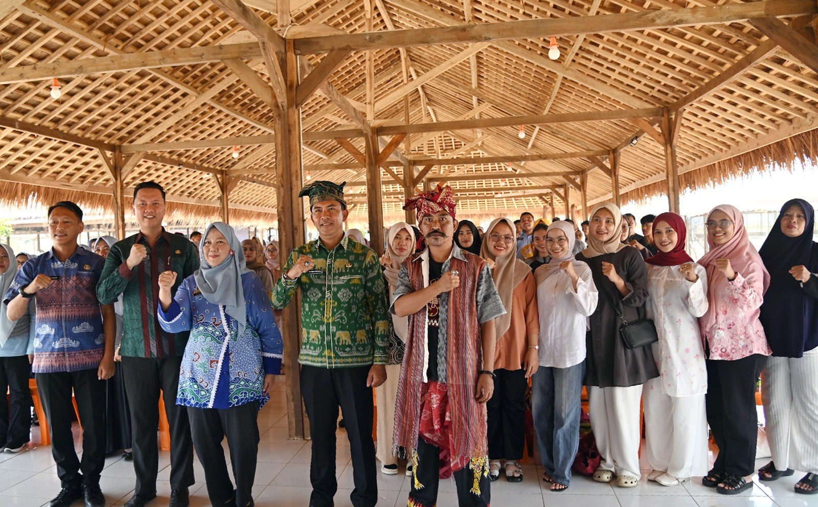 Perkuat Ekonomi Kreatif Berbasis Budaya, Pemkab Lampung Selatan Latih Generasi Muda Lestarikan Ikat Tukkus