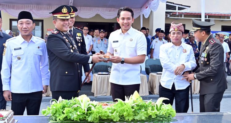 Bupati Egi Hadiri HUT ke-80 Bhayangkara, Kapolres Lampung Selatan Tegaskan Komitmen Pelayanan Terbaik bagi Masyarakat