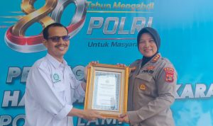 SMSI Raih Penghargaan dari Kapolda Lampung SMSI Raih Penghargaan dari Kapolda Lampung
