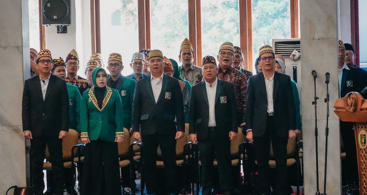 dr. Zam Zanariah Resmi Dilantik sebagai Presidium MW KAHMI Lampung, Siap Perkuat Kontribusi Alumni untuk Kemajuan Daerah dr. Zam Zanariah Resmi Dilantik sebagai Presidium MW KAHMI Lampung, Siap Perkuat Kontribusi Alumni untuk Kemajuan Daerah