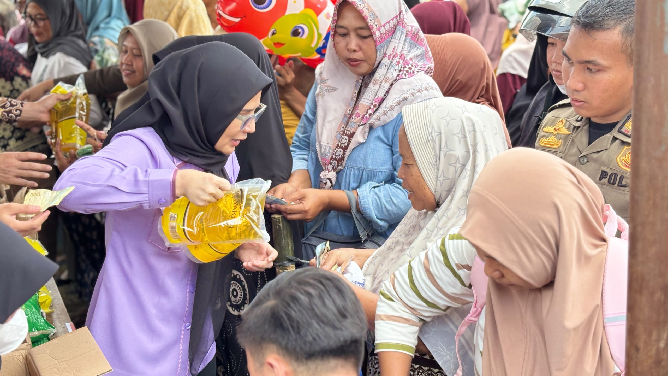 Manjau Jama Warga di Tegineneng, Pemkab Pesawaran Hadirkan Pasar Murah dan Beragam Layanan Terpadu