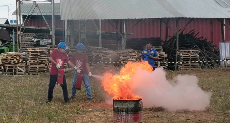 Damkarmat Lampung Selatan Dampingi Fire Skill Competition PT Japfa, Tingkatkan Kesiapsiagaan Hadapi Keadaan Darurat Damkarmat Lampung Selatan Dampingi Fire Skill Competition PT Japfa, Tingkatkan Kesiapsiagaan Hadapi Keadaan Darurat