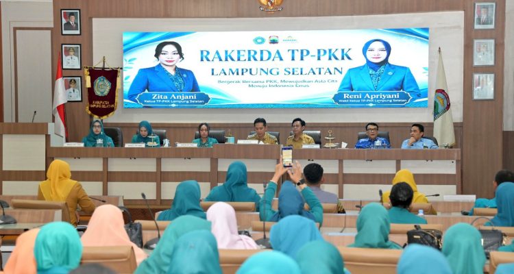 Bupati Egi Dorong TP PKK Jadi Garda Terdepan Gema HELAU, Bergerak Nyata dari Keluarga untuk Lampung Selatan Bupati Egi Dorong TP PKK Jadi Garda Terdepan Gema HELAU, Bergerak Nyata dari Keluarga untuk Lampung Selatan