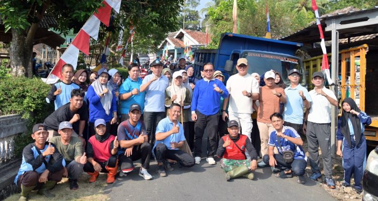 Jelang Ruwat Bumi 2026, Gema HELAU Satukan Ratusan ASN dan Masyarakat Percantik Jalur Menuju Desa Sumur Kumbang