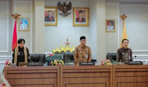 Masalah Sampah Dibahas Gubernur Rachmat Mirzani Djausal Bersama Bupati dan Walikota Masalah Sampah Dibahas Gubernur Rachmat Mirzani Djausal Bersama Bupati dan Walikota