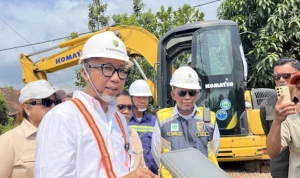 Gubernur Mirza Tinjau Perbaikan 3 Titik Jalan Di Way Kanan Gubernur Mirza Tinjau Perbaikan 3 Titik Jalan Di Way Kanan