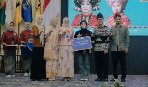 Semangat Hardiknas, Gubernur Mirza Ajak Generasi Muda Bangga Berbahasa Lampung Semangat Hardiknas, Gubernur Mirza Ajak Generasi Muda Bangga Berbahasa Lampung